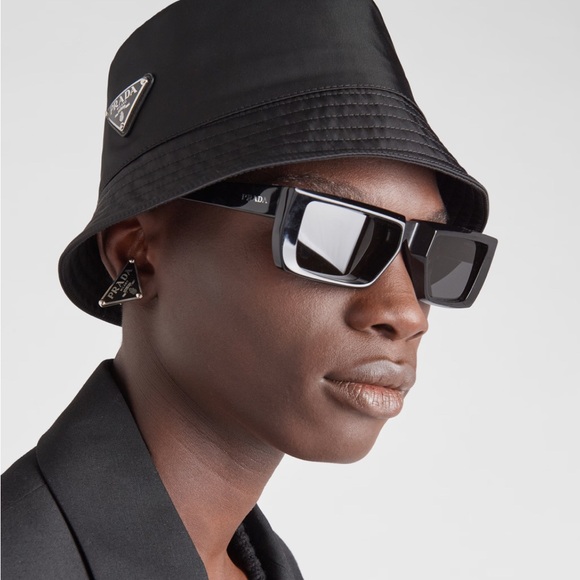PRADA Black Nylon Bucket Hat w/Shopper Bag, NWT - Picture 1 of 15